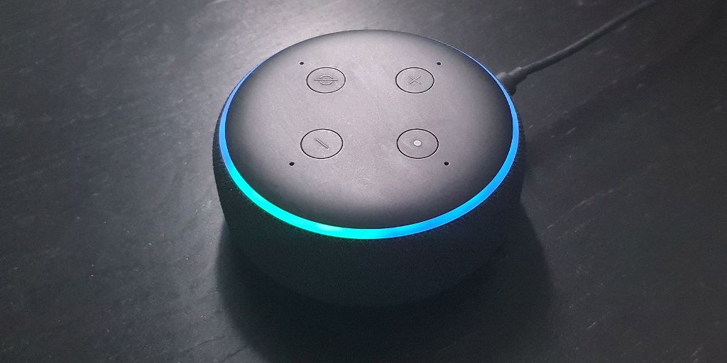 What do the colored lights on Alexa mean?